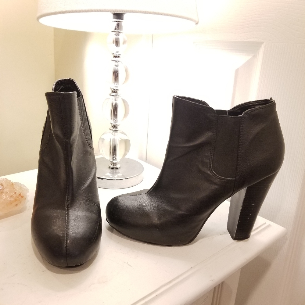Black heeled ankle boots